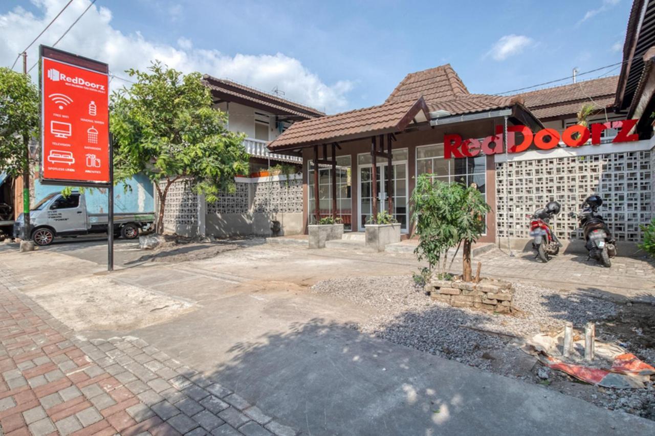 Reddoorz Near Malioboro Tugu Station Jogja 2 Hotel Yogyakarta Bagian luar foto